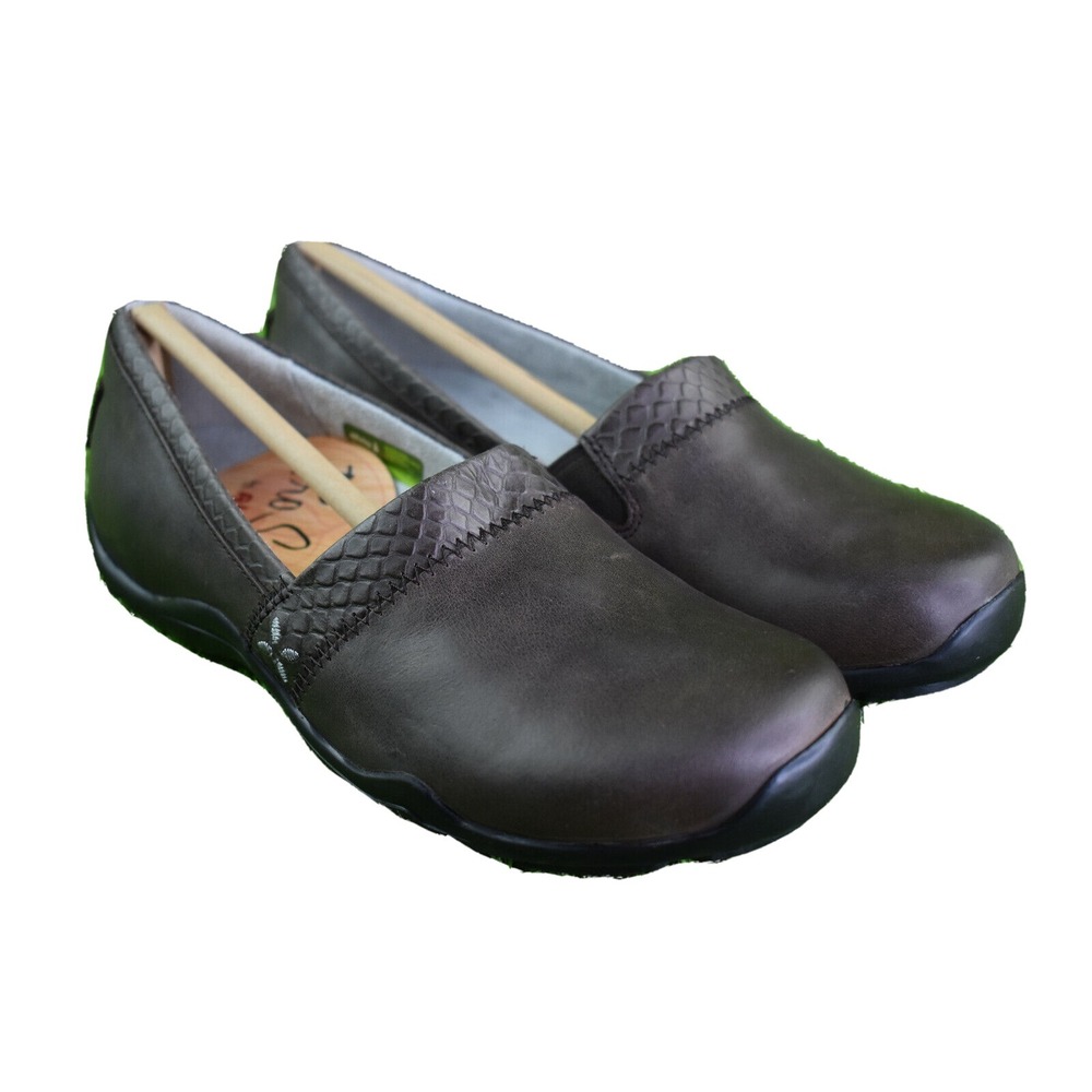 Ahnu Jackie Pro Women's Slip on Shoes in Brown Leather: Comfort Style in Size 6
